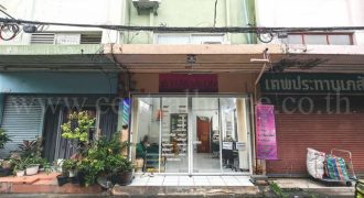 ลดราคาด่วน อาคารพาณิชย์ 3 ชั้นครึ่ง ติด MRT ลาดพร้าว 101