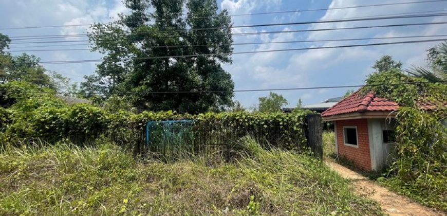 ขาย ที่ดินพร้อมสิ่งปลูกสร้าง อำเภอคุระบุรี พังงา ห่างจาก โรงพยาบาลคุระบุรีชัยพัฒน์ 1.8 km.