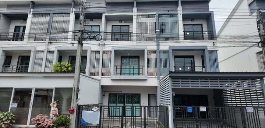 ขายทาวน์เฮ้าส์ 3 ชั้น โครงการ อิงทาวน์ ติวานนท์ – แจ้งวัฒนะ อำเภอเมืองปทุมธานี