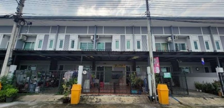 ขายทาวน์เฮ้าส์ 2 ชั้น โครงการ ฉัตรหลวง อำเภอสามโคก ปทุมธานี