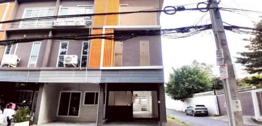 ขายทาวน์เฮ้าส์ ซอย นวมินทร์ 111 แยก 15 ถนน นวมินทร์ บึงกุ่ม กรุงเทพ