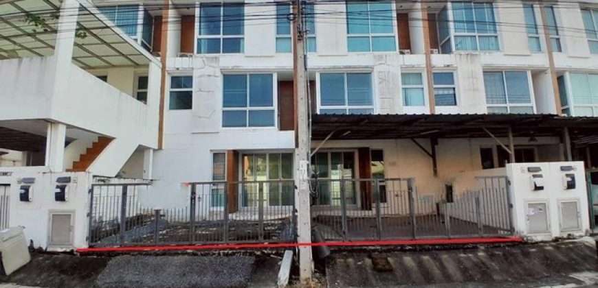 ขายทาวน์โฮม มายด์ ฮอฟฟ์ ถนน ร่มเกล้า ลาดกระบัง กรุงเทพ
