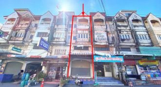 ขายอาคารพาณิชย์ 3 ชั้น มีชั้นลอย โครงการ บ่อวินเมืองทอง ศรีราชา จังหวัด ชลบุรี