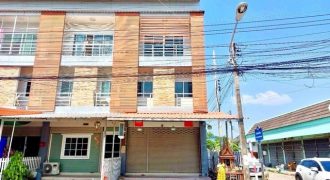 ขายอาคารพาณิชย์ 3 ชั้น เมืองชลบุรี ห่างจาก หาดบางแสน 2.9 กม.