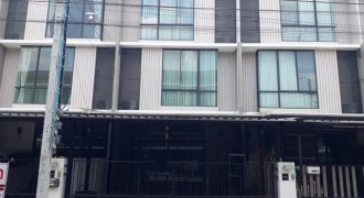 ขายทาวน์โฮม หมู่บ้านพฤกษาวิลล์ 81 รามคำแหง-เสรีไทย