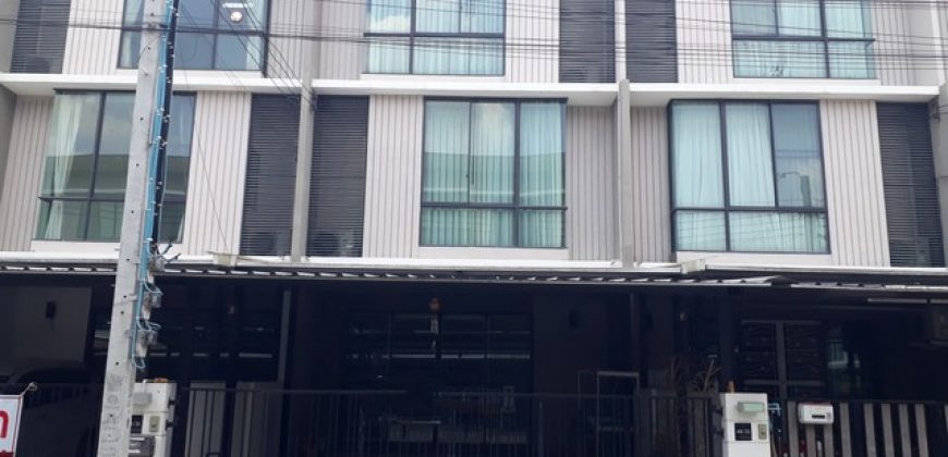 ขายทาวน์โฮม หมู่บ้านพฤกษาวิลล์ 81 รามคำแหง-เสรีไทย