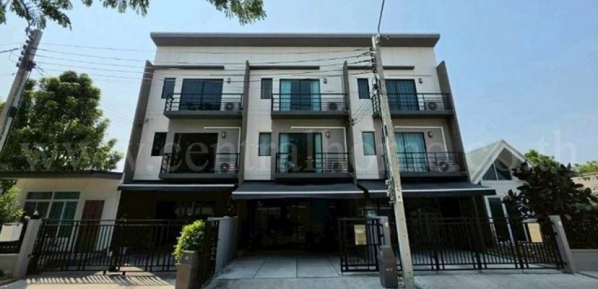 ทาวน์โฮม 3 ชั้น บ้านกลางเมือง ราชพฤกษ์-สาทร บ้านใหม่ ทำเลดี สภาพดี แปลงหน้าสวน