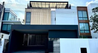 โซนเจ็ดยอด ขาย 15.9 ล้าน Pool villa 3 ชั้น ตกแต่งสุดหรู #เฟอร์นิเจอร์บิ้วอินครบ #สไตล์โมเดิร์น พร้อมเข้าอยู่ได้เลย ปล่อยเช่าก็ได้