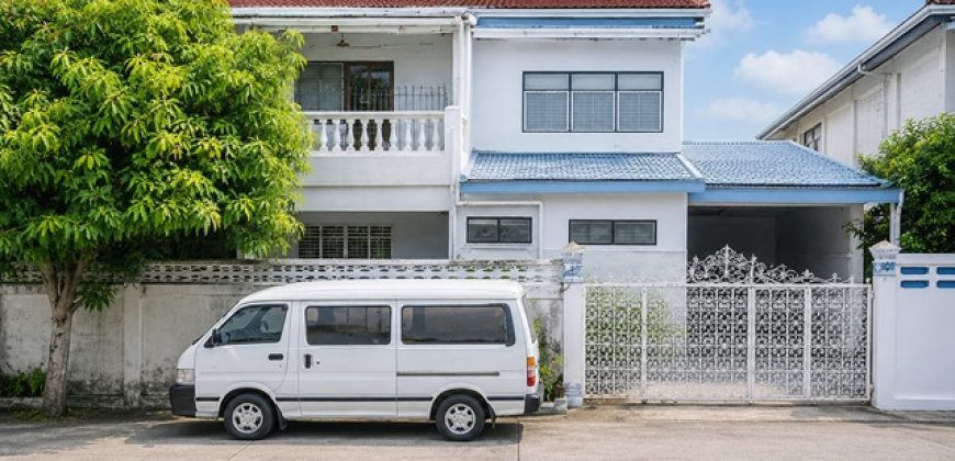 ให้เช่า 4นอน วงแหวน สะพานสูง รามคำแหง บ้านเดี่ยว 2 ชั้น 2น้ำ สนามกีฬาหมู่บ้านนักกีฬา 800 ม.45ตร.ว. 180ตร.ม. 4แอร์ 4 จอดรถ 2 คัน แยกทับช้าง