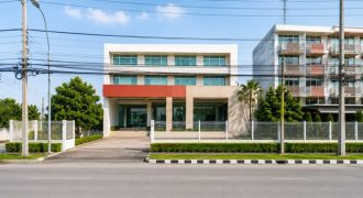 โรบินสันลาดกระบัง 1 กม. โชว์รูม และอาคารพาณิชย์ 3 ชั้น 4 นอน 4 น้ำ 2ไร่ 100ตร.ว. 1500ตร.ม. ใกล้ลิตเติ้ลวอร์ค ลาดกระบัง 1.1 กม.