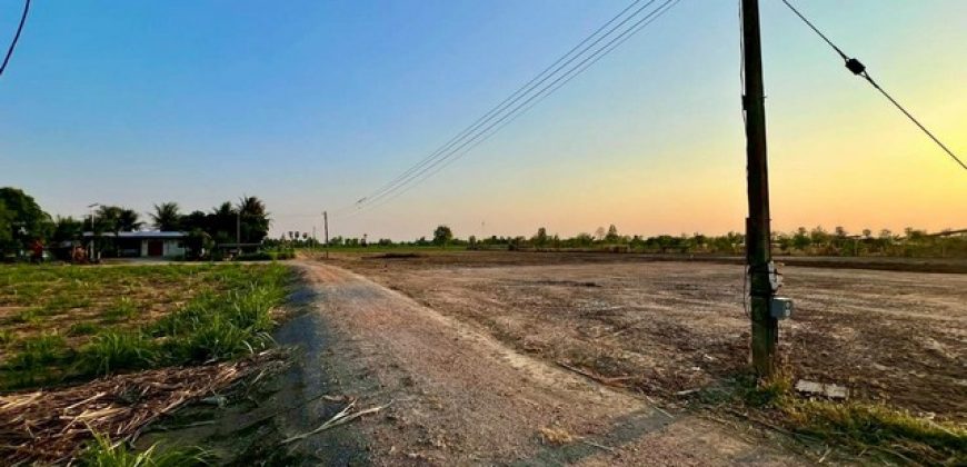 พื้นที่ดิน – ขนาดเท่ากับ 400 ตรว. 279000 THAI BAHT เดินทางง่าย สุพรรณบุรี