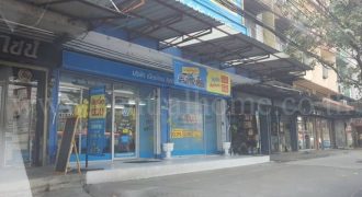 อาคารพาณิชย์ 4.5 ชั้น ติดถนนลาดพร้าว หน้าซอยลาดพร้าว 72 ขายพร้อมผู้เช่าระยะยาว
