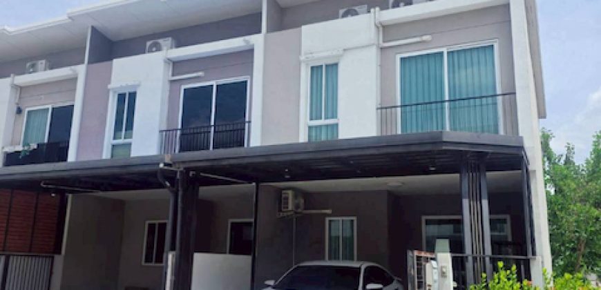 ขาย ทาวน์โฮม ฟอร์เร่ ปิ่นเกล้า–พุทธมณฑล สาย 5 บ้านบรรยากาศดีในทำเลศักยภาพ เหมาะสำหรับครอบครัวที่ต้องการความสงบ เป็นส่วนตัว | รหัส 93361