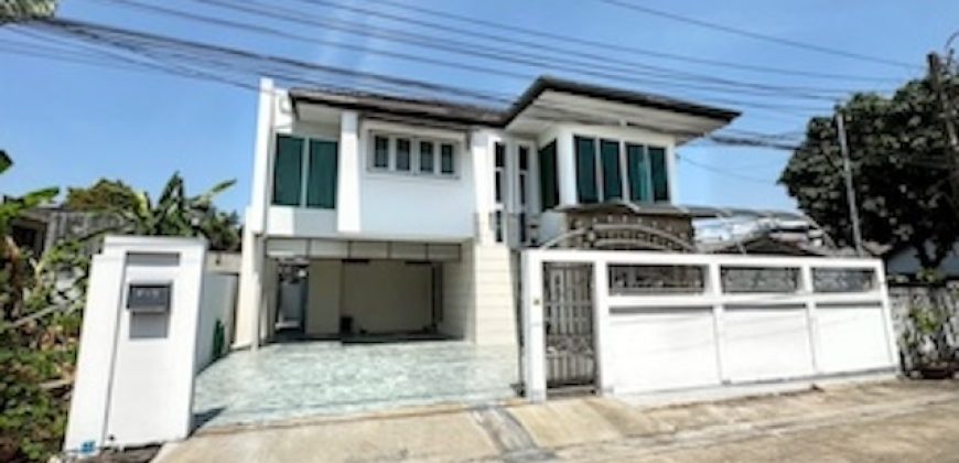 BH4116 ให้เช่าบ้านเดี่ยว 2 ชั้น พัฒนาการ 50 ศรีนครินทร์ หมู่บ้านเคหะนคร 3 บ้านรีโนเวทใหม่ พร้อมอยู่ ใกล้รถไฟฟ้าสายสีเหลือง