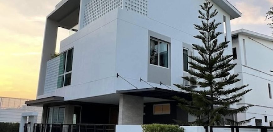 BH4128 ให้เช่าและขายบ้านหรู Nirvana ABSOLUTE Krungthep Kreetha กรุงเทพกรีฑา บ้านเดี่ยว Luxury พร้อมเฟอร์นิเจอร์ครบ พื้นที่ใช้สอย 329 ตร.ม.