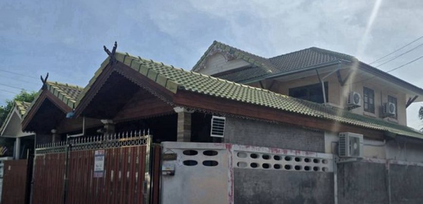 townhouse – 4Bedroom2Bathroom พื้นที่เท่ากับ 40 ตร.วา 2790000 บาท. ไม่ไกลจาก • สถานีรถไฟฟ้าบางใหญ่ MRT • เซ็ลทรัล เวสเกต • บิ๊กซี บางใหญ่ • โรงพยาบาล เกษมราษฎร์ • โรงพยาบาลบางใหญ่ • ตลาดบางใหญ่ • ตลาดแสงจันทร์ • สถานีตำรวจบางใหญ่ • ที่ว่าการอำเภอบางใ