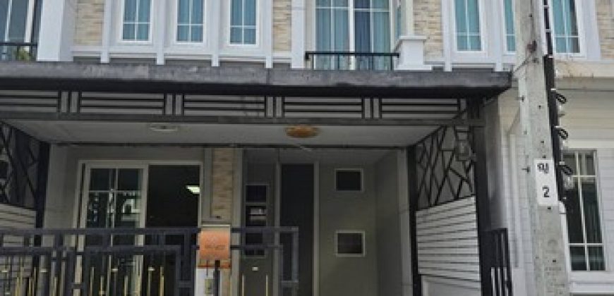 townhouse โกลเด้น ทาวน์ 2 ปิ่นเกล้า จรัญสนิทวงค์ area 16 ตาราง-วา 0 Ngan 0 Rai 2890000 THB พร้อมตกแต่ง นนทบุรี