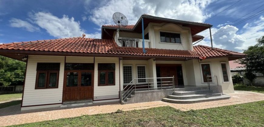 บ้านหรูใจกลางเมืองศรีสะเกษ บ้านใหญ่ งานไม้ประดู่ทั้งหลัง ทำเลทองใกล้ศูนย์ราชการ