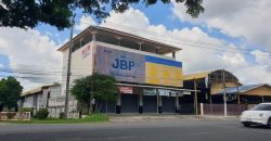 ขายอาคารพาณิชย์ 3 ชั้น + โกดังใหญ่ ทำเลทองใจกลางศรีสะเกษ