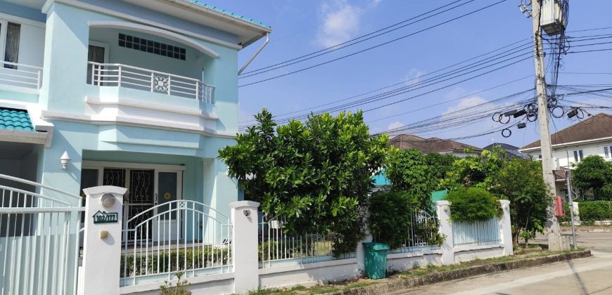 ขายบ้านเดี่ยว 2ชั้น มบ.ลัดดารมย์ 89ตร.วา หลังริมถนนเมนหมู่บ้าน ทำเลดี โครงการติดถนนใหญ่ รัตนาธิเบศร์ หน้าทางเข้า ติดMRT สีม่วง สถานีไทรม้า