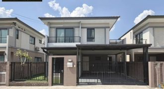 LM26-0043 ขายบ้านเดี่ยว 2 ชั้น เดอะแพลนท์ รังสิต คลอง4 พร้อมอยู่ เนื้อที่ 35.8 ตรว 3ห้องนอน 2ห้องน้ำ ใกล้โรงพยาบาลธัญบุรี