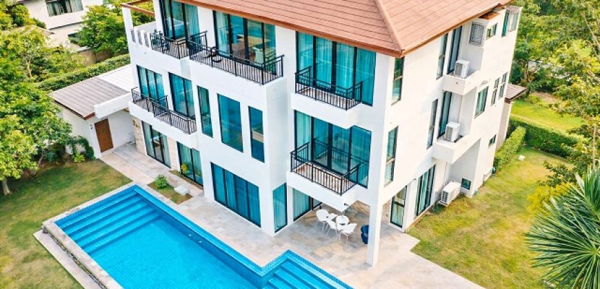 เฟอร์ครบ 6นอน 4ปีมีครั้ง กรุงเทพกรีฑา 800ม. พระราม9 Pool Villa สนามกอล์ฟ คฤหาสน์ 3ชั้น 6น้ำ ม.นานาชาติแสตมฟอร์ด 250ม. 200ตร.วา. 650ตร.ม.