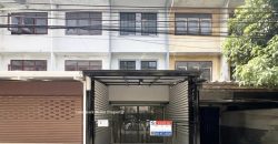 lN-106 ขายอาคารพาณิชย์ 3 ชั้น ซอยประชาอุทิศ87 รีโนเวทใหม่ สไตล์โมเดิร์น ทำเลดี เดินทางสะดวก พื้นที่ 19 ตรว 3 โถง 2 ห้องน้ำ