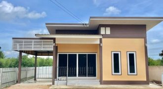 ขายบ้านพนัสนิคมชลบุรี บ้านสวน ทำเลดี เดินทางสะดวก บนเนื้อ ที่ 104 ตรว. เนื้อที่ หน้าบ้าน หลังบ้านกว้างมาก