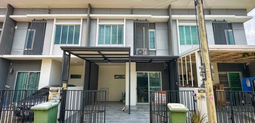 ขายทาวน์โฮม พฤกษาวิลล์100 พหลโยธิน-คลองหลวง พร้อมเข้าอยู่ ราคาเพียง 1.89 ล้านบาท