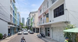 อาคารสำนักงานให้เช่า 1 นอน 1 น้ำชั้นล่าง 13 ตร.ว.52 ตร.ม. ใกล้ BTSราชเทวี 690ม. ตลาดประตูน้ำ และBTS พญาไท