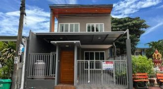 LM26-0258 ขายบ้านเดี่ยว 2 ชั้น หลังมุม พงษ์เพชรวิลล่า แจ้งวัฒนะ14 ใกล้รถไฟฟ้า เนื้อที่ 24 ตรว 2 นอน 2 น้ำ เดินทางสะดวก