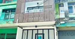 AIRBNB รร.นานาชาติเวลล์ส อ่อนนุช 600 ม. ใกล้ BTSบางจาก 460ม. อาคาร 3ชั้น 5นอน 18 ตร.ว.208 ตร.ม.