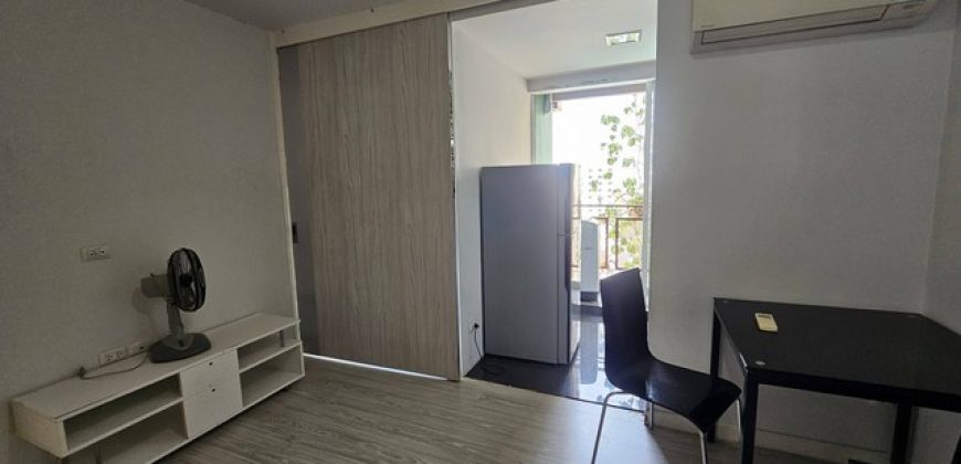 C Style Condo 28 ตรม ชั้น 7 ห้องมุม ติดลิฟท์ ใกล้รถไฟฟ้าใต้ดิน MRT สุทธิสาร และ MRT ห้วยขวาง