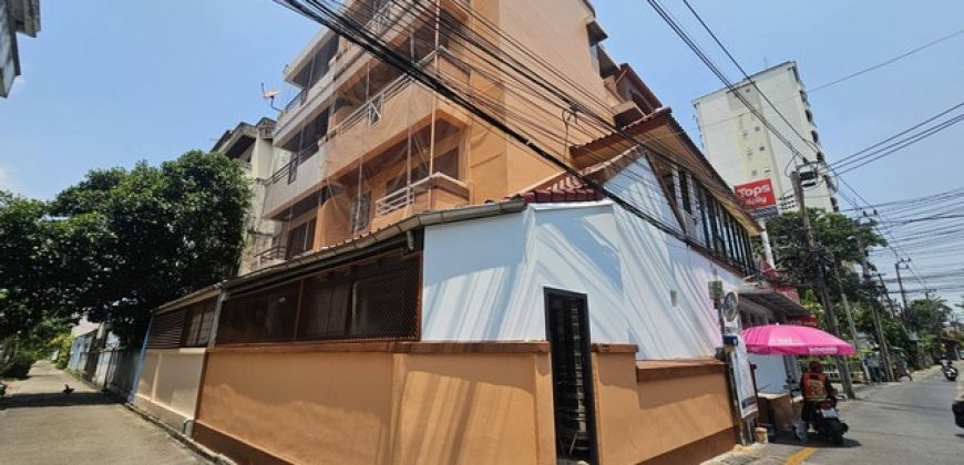 ตึกหัวมุมติดถนนให้เช่าชั้น 2,3,4+ดาดฟ้า 30,000/เดือน ซ.ลาดพร้าว 87 ทะลุ ซ.ประดิษมนูธรรม 10