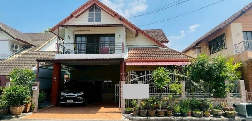 ขายและให้เช่าบ้านเดี่ยวศรีราชาชลบุรี บ้านเดี่ยว 2 ชั้น ทำเลทอง หมู่บ้านคันทรี่โฮม2 ศรีราชา เนื้อที่ดิน 63 ตรว. 5 ห้องนอน 4 ห้องน้ำ
