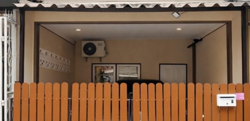 สถานีรถไฟฟ้า BTSคูคต 2.3กม.ทาวน์เฮ้าส์ หมู่บ้านแอร์ 16 ตรว. 128ตรม. 2-3นอน 3แอร์ แม็คโคร โลตัสใหญ่ ลำลูกกาคลอง2-3