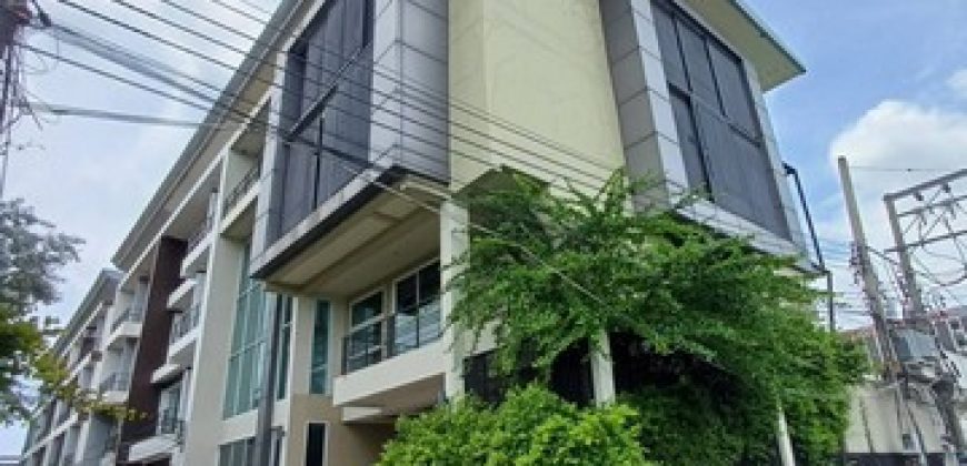 ให้เช่าบ้าน5ห้องนอนห้องมุม600ตร.ม.ย่านรามอินทราใกล้แฟชั่นไอแลนส์,MRTวงแหวนรามอินทรา