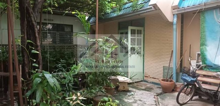 ขายที่ดิน 74 ตร.ว. พร้อมสิ่งปลูกสร้าง แปลงมุม ย่านเสรีไทย 81 ใกล้แฟชั่นไอส์แลนด์
