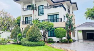 ให้เช่าบ้านเดี่ยว 3 ชั้น 210 ตร.ว. ถนนรัชดาภิเษก ซอย 32 เขตจตุจักร บ้านตกแต่งสวยพร้อมอยู่