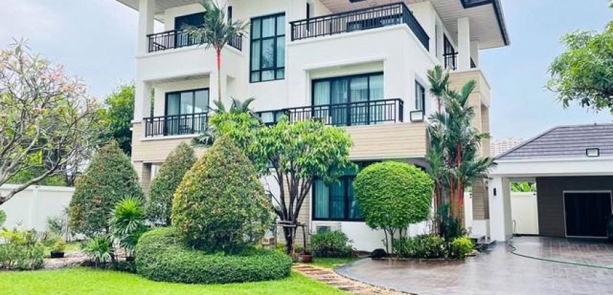ให้เช่าบ้านเดี่ยว 3 ชั้น 210 ตร.ว. ถนนรัชดาภิเษก ซอย 32 เขตจตุจักร บ้านตกแต่งสวยพร้อมอยู่