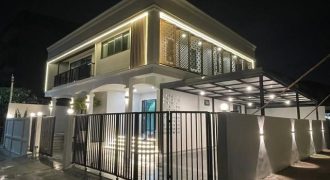 HS 1933 ขายบ้านเดี่ยวหลังมุม 66 ตรว. สไตล์ Modern Craftmanship นวมินทร์ 127 พร้อม Double Volume สูง 6 เมตร จอดรถ 6 คัน