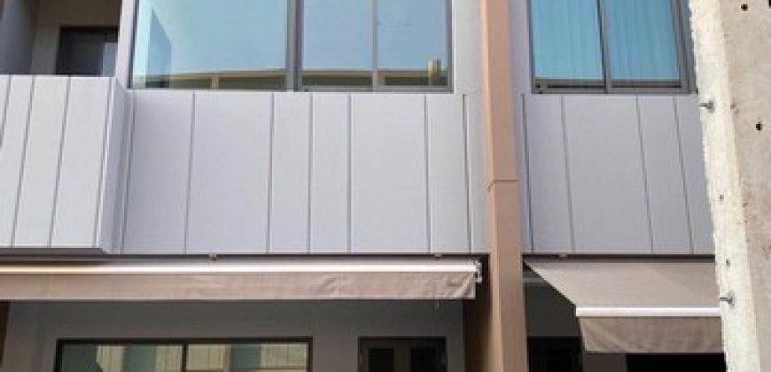 ให้เช่าทาวโฮม3ชั้นใกล้รถไฟฟ้าสายสีแดงอ่อน สถานีบางบำหรุ โครงการ บ้านกลางเมือง The Era ปิ่นเกล้า-จรัญ