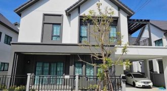 HR 9951 ให้เช่าบ้านเดี่ยว Centro บางนา ใกล้เมกาบางนา เฟอร์นิเจอร์และเครื่องใช้ไฟฟ้าครบ เลี้ยงสัตว์ได้
