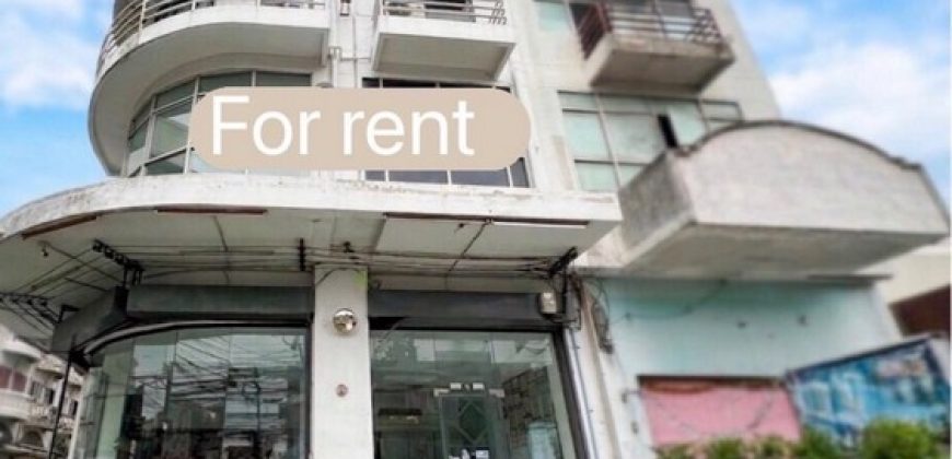 ให้เช่าอาคาร 4.5 ชั้น 450 ตร.ม. ถนนอ่อนนุช ใกล้ MRT ศรีนุช ( จดทะเบียนบริษัทได้ )