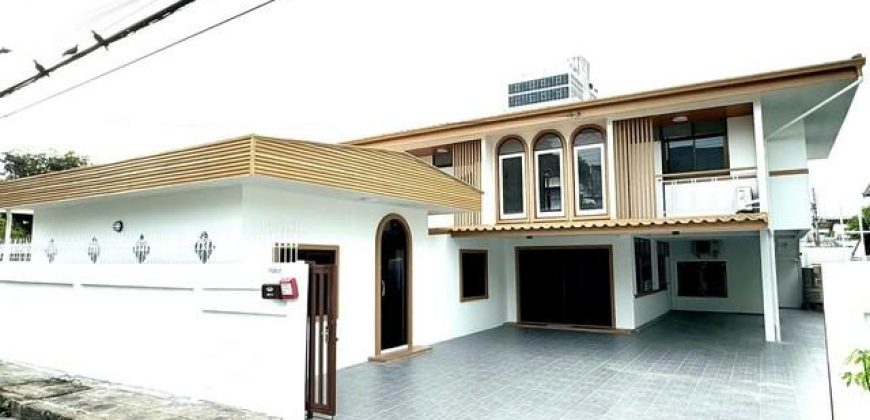 HR 9969 ให้เช่าบ้านเดี่ยว2ชั้นหลังมุม 405 ตร.ม.ย่านสุทธิสารลาดพร้าว48ใกล้MRTภาวนา,MRTสุทธิสาร เหมาะทำโฮมออฟฟิศ จดทะเบียนบริษัทได้