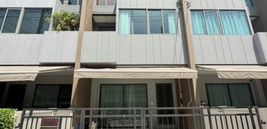 รหัสC7159 ให้เช่าทาวน์โฮม 3ชั้น บ้านกลางเมืองพระราม 9 – กรุงเทพกรีฑา บ้านตกแต่งครบพร้อมอยู่