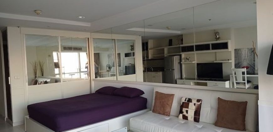 The Trendy Sukhumvit 13 Private comfortable 10th floor BTS Nana