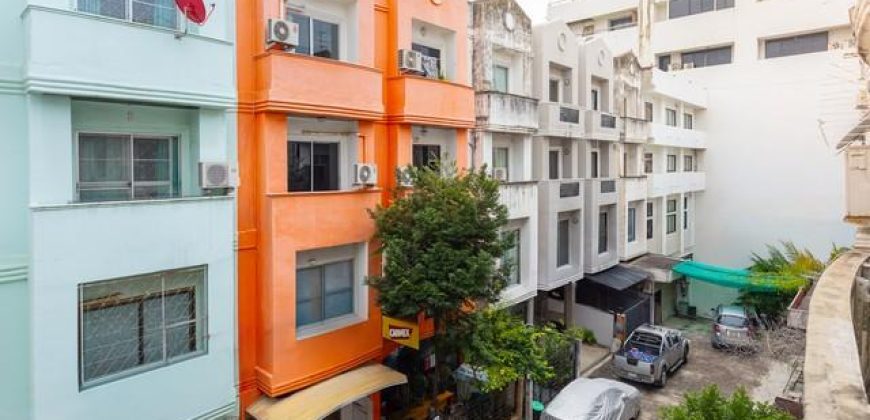 ให้เช่าอาคารพาณิชย์ 4 ชั้น 2 คูหาติดกันตีทะลุกัน 680 ตร.ม. ถนนลาดพร้าว 15 (ซอย RS) ใกล้ Union Mall