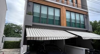 ให้เช่าทาวน์โฮม 3 ชั้นสุดหรู หลังมุม Eigen Premium Townhome พัฒนาการ ซอยอ่อนนุช 70/1