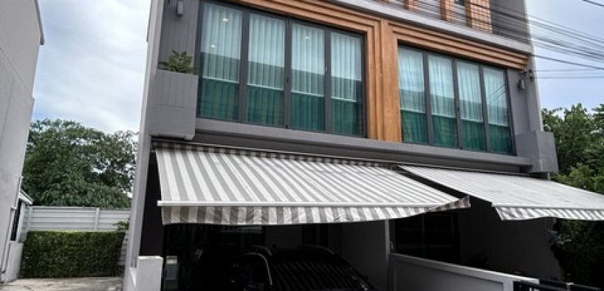 ให้เช่าทาวน์โฮม 3 ชั้นสุดหรู หลังมุม Eigen Premium Townhome พัฒนาการ ซอยอ่อนนุช 70/1